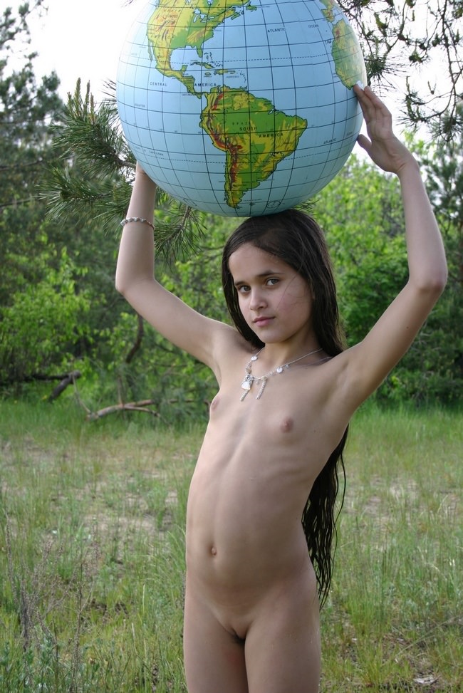 Nudism photo - Kiev in natural freedom - Purenudism new pictures